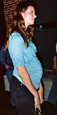 photo of Amy Acker pregnancy