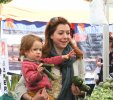 IMG/jpg/alyson-hannigan-satyana-farmers-market-february-23-2011-paparazzi-hq (...)