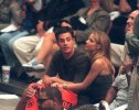 IMG/jpg/sarah-michelle-gellar-freddie-prinze-jr-ny-nicks-vs-miami-heat-2000- (...)