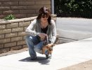 IMG/jpg/alyson-hannigan-with-dog-brentwood-county-mart-june-21-2009-paparazz (...)