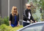 IMG/jpg/sarah-michelle-gellar-lemonade-restaurant-with-friend-paparazzi-apri (...)