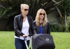 IMG/jpg/sarah-michelle-gellar-lemonade-restaurant-with-friend-paparazzi-apri (...)