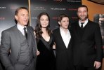 IMG/jpg/alexa-davalos-daniel-craig-defiance-movie-new-york-premiere-hq-02.jp (...)