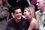 IMG/jpg/sarah-michelle-gellar-freddie-prinze-jr-ny-nicks-vs-miami-heat-2000- (...)