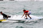 IMG/jpg/sarah-michelle-gellar-freddie-prinze-junior-surf-hawai-new-year-2008 (...)