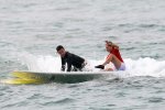 IMG/jpg/sarah-michelle-gellar-freddie-prinze-junior-surf-hawai-new-year-2008 (...)