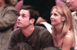 IMG/jpg/sarah-michelle-gellar-freddie-prinze-jr-ny-nicks-vs-miami-heat-2000- (...)