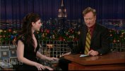 IMG/jpg/michelle-trachtenberg-conan-obrien-tv-show-dec-2006-screencaps-gq-17 (...)