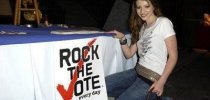 IMG/jpg/michelle-trachtenberg-rock-the-vote-01.jpg