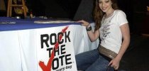 IMG/jpg/michelle-trachtenberg-rock-the-vote-02.jpg