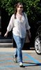 IMG/jpg/michelle-trachtenberg-leaving-hair-salon-beverly-hills-july-17-2010- (...)