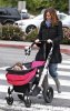 IMG/jpg/alyson-hannigan-family-walking-after-lunch-brentwood-february-6-2010 (...)