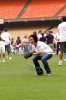 IMG/jpg/alyssa_milano_at_la_dodgers_stadium_8.jpg