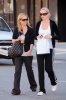 IMG/jpg/sarah-michelle-gellar-out-in-la-with-friends-paparazzi-mq-07.jpg