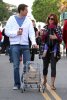 IMG/jpg/alyson-hannigan-family-santa-monica-farmers-market-january-9-2010-pa (...)