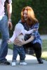 IMG/jpg/alyson-hannigan-family-september-16-2010-paparazzi-gq-01.jpg