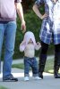 IMG/jpg/alyson-hannigan-family-september-16-2010-paparazzi-gq-07.jpg