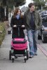 IMG/jpg/alyson-hannigan-family-walking-after-lunch-brentwood-february-6-2010 (...)