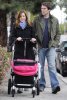 IMG/jpg/alyson-hannigan-family-walking-after-lunch-brentwood-february-6-2010 (...)