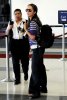 IMG/jpg/eliza-dushku-departs-LAX-airport-paparazzi-gq-04.jpg