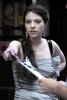 IMG/jpg/michelle-trachtenberg-gossip-girl-tv-series-on-the-set-august-12-200 (...)