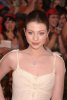 IMG/jpg/michelle-trachtenberg-pirates-caribbean-2-movie-premiere-hq-17-1500. (...)