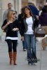 IMG/jpg/sarah-michelle-gellar-christmas-shopping-with-friends-los-angeles-pa (...)