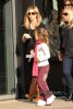 IMG/jpg/sarah-michelle-gellar-christmas-shopping-with-friends-los-angeles-pa (...)