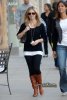 IMG/jpg/sarah-michelle-gellar-christmas-shopping-with-friends-los-angeles-pa (...)