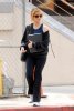 IMG/jpg/sarah-michelle-gellar-leaving-pilates-class-april-12-2009-paparazzi- (...)