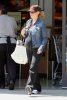 IMG/jpg/sarah-michelle-gellar-shopping-gelson-market-sherman-oaks-august-13- (...)