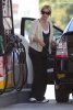 IMG/jpg/sarah-michelle-gellar-starbuck-and-gas-encino-july-16-2009-paparazzi (...)