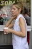 IMG/jpg/sarah-michelle-gellar-veronika-decides-to-die-movie-on-the-set-june- (...)