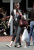 IMG/jpg/michelle-trachtenberg-picking-up-food-with-friend-hollywood-hq-03-07 (...)