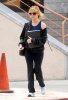 IMG/jpg/sarah-michelle-gellar-leaving-pilates-class-april-12-2009-paparazzi- (...)