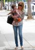 IMG/jpg/sarah-michelle-gellar-charlotte-grace-out-for-lunch-brentwood-july-2 (...)