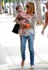 IMG/jpg/sarah-michelle-gellar-charlotte-grace-out-for-lunch-brentwood-july-2 (...)