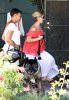 IMG/jpg/sarah-michelle-gellar-veterinarian-office-toluca-lake-july-22-2009-p (...)