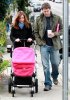 IMG/jpg/alyson-hannigan-family-walking-after-lunch-brentwood-february-6-2010 (...)