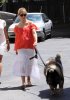 IMG/jpg/sarah-michelle-gellar-veterinarian-office-toluca-lake-july-22-2009-p (...)