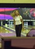 IMG/jpg/sarah-michelle-gellar-bowling-with-freddie-studio-city-paparazzi-gq- (...)