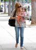 IMG/jpg/sarah-michelle-gellar-charlotte-grace-out-for-lunch-brentwood-july-2 (...)