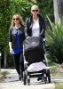 IMG/jpg/sarah-michelle-gellar-lemonade-restaurant-with-friend-paparazzi-apri (...)