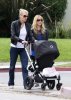 IMG/jpg/sarah-michelle-gellar-lemonade-restaurant-with-friend-paparazzi-apri (...)