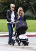 IMG/jpg/sarah-michelle-gellar-lemonade-restaurant-with-friend-paparazzi-apri (...)