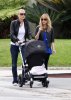 IMG/jpg/sarah-michelle-gellar-lemonade-restaurant-with-friend-paparazzi-apri (...)