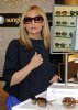 IMG/jpg/sarah-michelle-gellar-sunglass-hut-new-york-mq-04.jpg