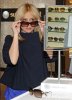 IMG/jpg/sarah-michelle-gellar-sunglass-hut-new-york-mq-05.jpg