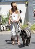 IMG/jpg/sarah-michelle-gellar-taking-tyson-veterinary-august-6-2009-paparazz (...)