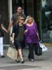 IMG/jpg/sarah-michelle-gellar-new-york-city-shopping-with-mother-hq-05-1500. (...)